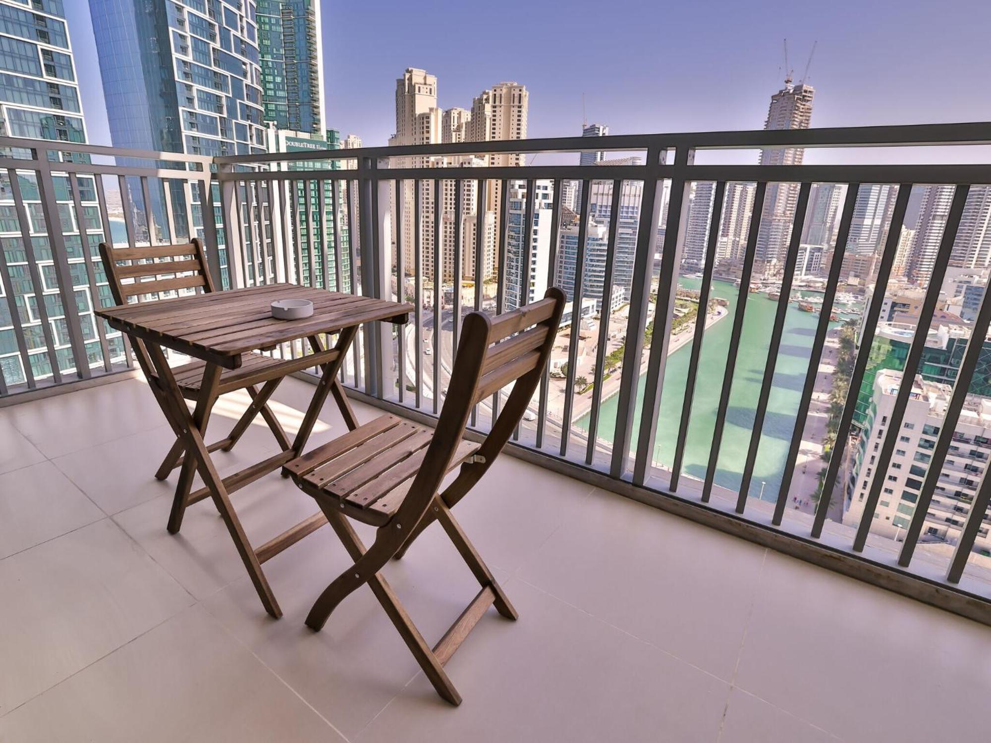 Luxurious Apartments Dubai Marina Views Pool Gym By Sojo Stay Eksteriør bilde